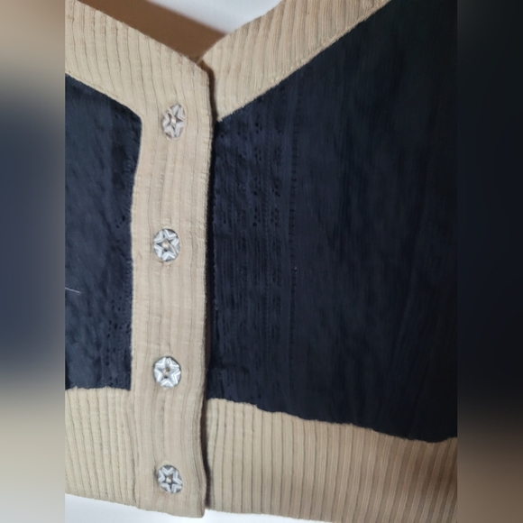POL Black and Tan Buttoned Cropped Top. Sz S. NWOT - Picture 3 of 6